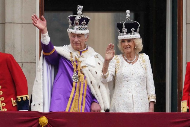 Salutacio Carles III balco palau buckingham coronacio / Europa Press
