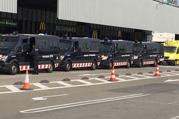 Mossos Santos - Adrià Rovira