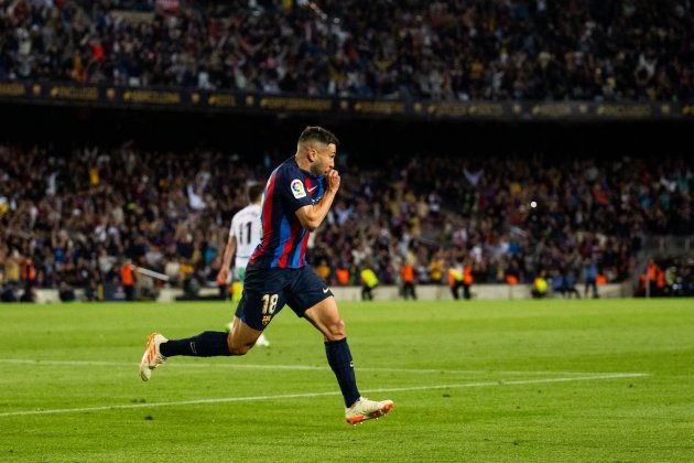 Jordi Alba celebració gol Barça petó escut / Foto: FC Barcelona