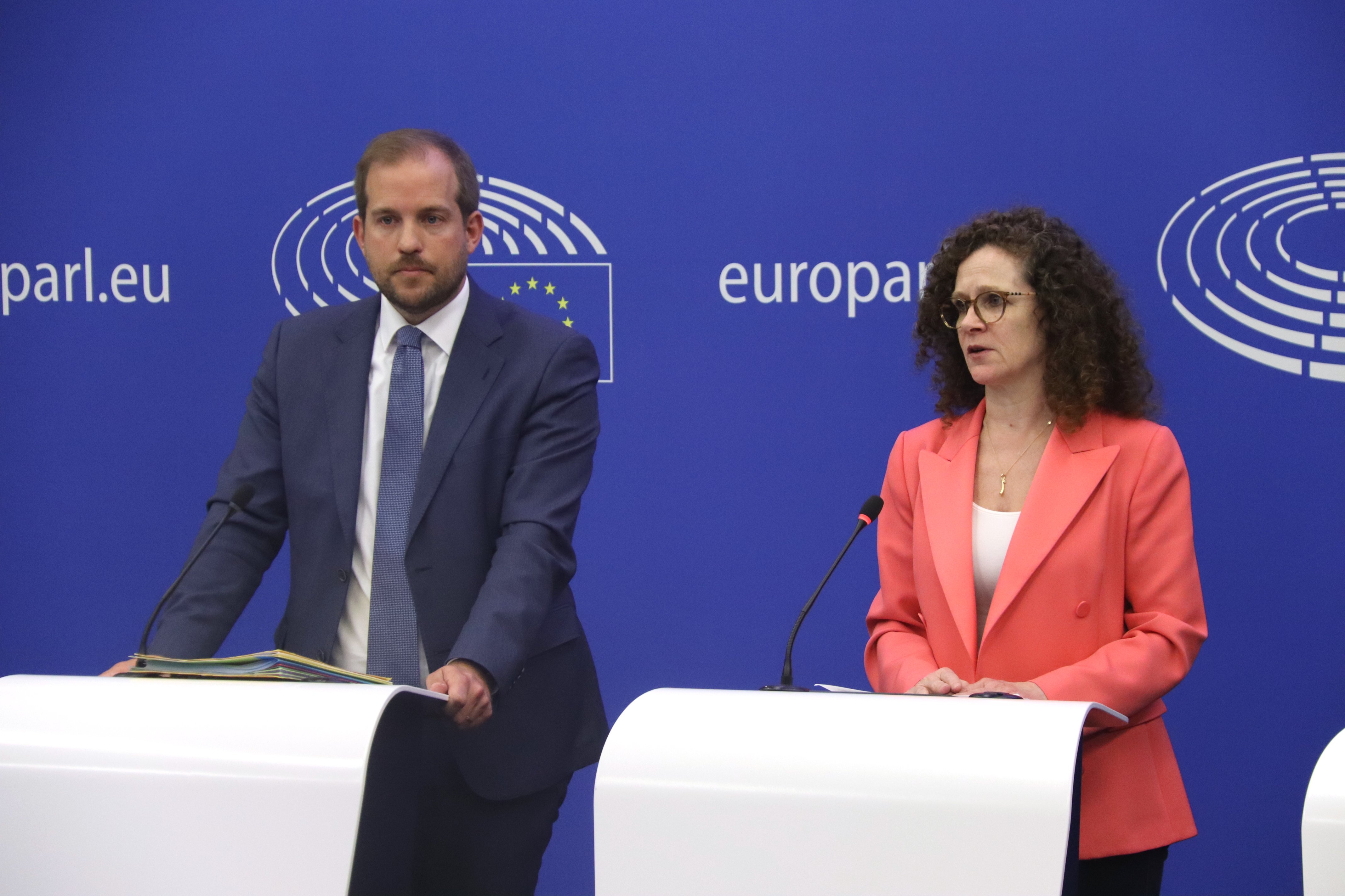 Toc d'atenció de la ponent de l’informe Pegasus a la UE: “Té un deure moral amb les víctimes”