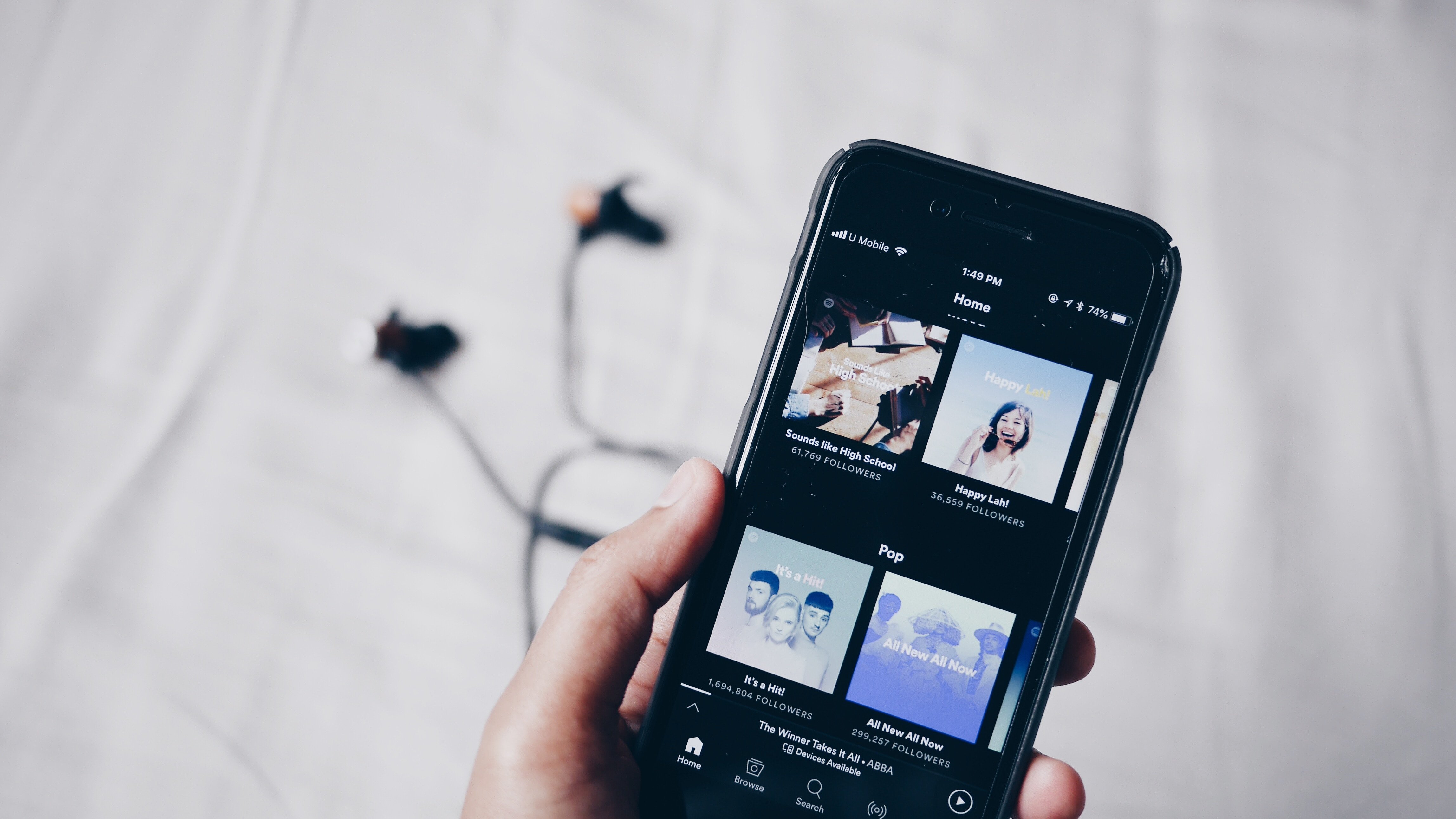 Spotify elimina miles de canciones creadas por inteligencia artificial