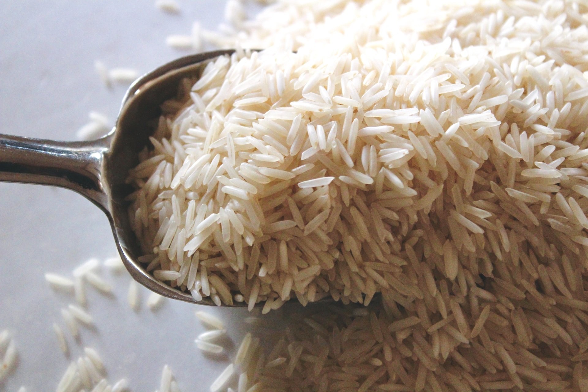 El perill de menjar arròs reescalfat: alerta per aquest error que tothom comet