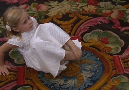 Leonor de Suecia, descalza en el bautizo de su hermana   Archivo