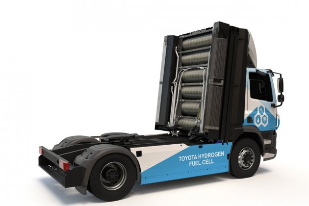 toyotahydrogenfuelcelltruckrearviewdemo 1200x801