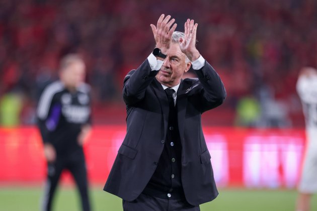 Carlo Ancelotti entrenador Real Madrid aplaude público / Foto: Europa Press - Jose Luis Contreras Carlo Ancelotti entrenador Real Madrid aplaude público / Foto: Europa Press - Jose Luis Contreras
