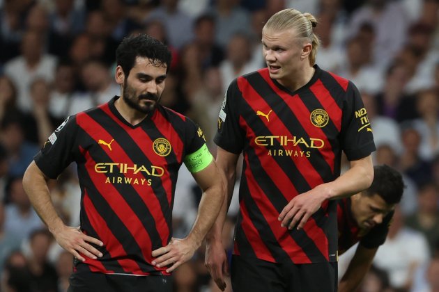 Gündogan y Haaland conversando / Foto: EFE - Kiko Huesca