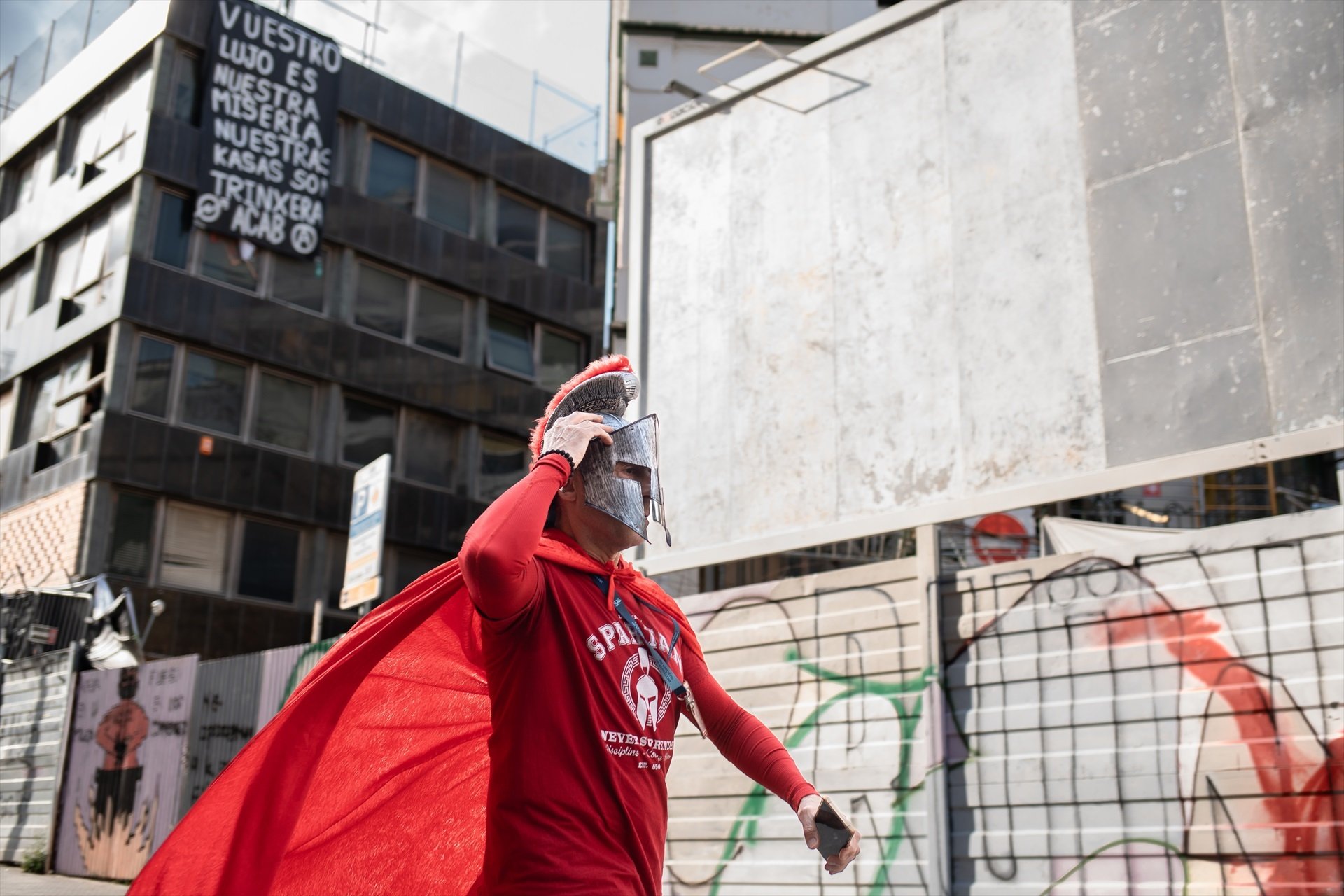 La manifestación de los okupas de la Bonanova, los bombardeos de Israel en Gaza y más: la vuelta al mundo en 15 fotos