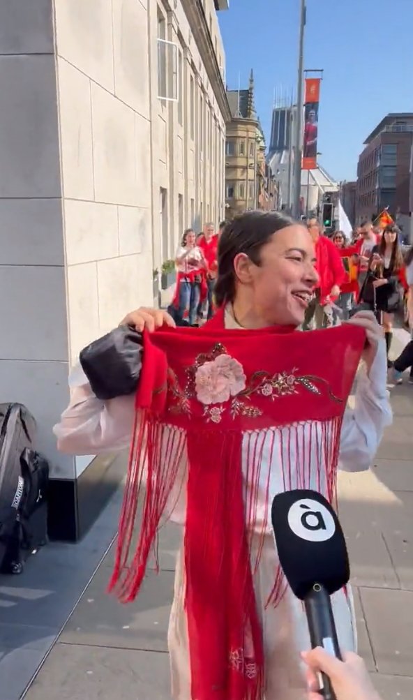 Blanca Paloma mantón yaya Carmen Instagram Blanca Paloma mantón yaya Carmen Instagram