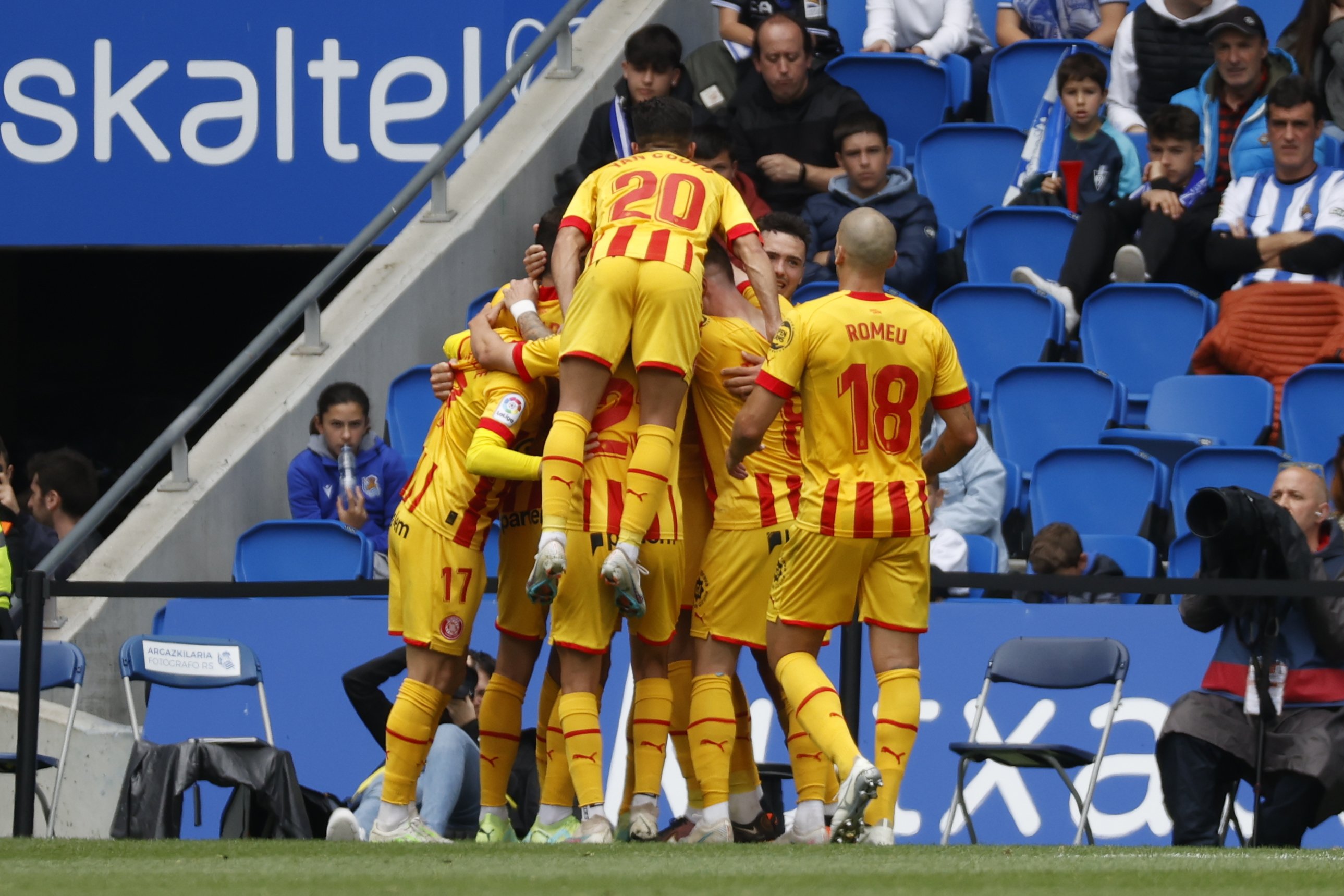 El Girona dona una lliçó a la Reial Societat i continua somiant amb Europa (2-2)