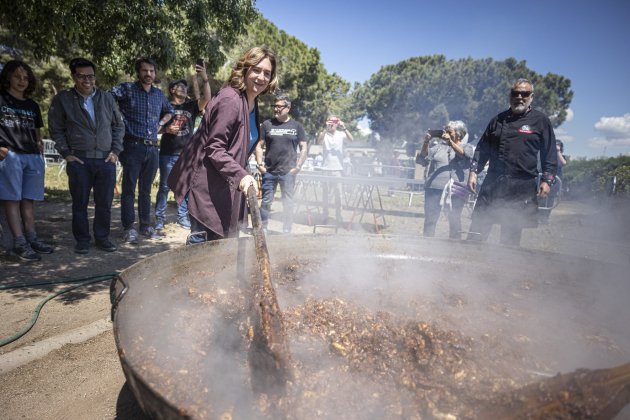 ADA COLAU BARCELONA EN COMU PARQUE NUEVO PRAT 001