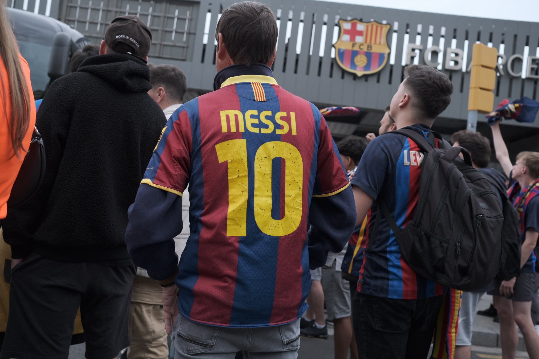 Leo Messi, protagonista inesperado en la rúa del Barça: los culés no se olvidan de él