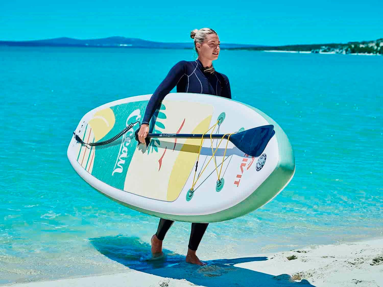 Lidl 'activa' l'esport de moda per a l'estiu amb la taula inflable de pàdel surf