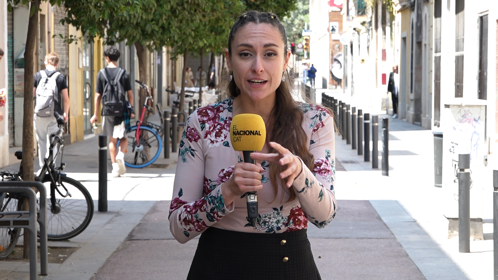 Compartir entre 4 o abandonar Barcelona: l'alarmant problema de l'habitatge | VÍDEO