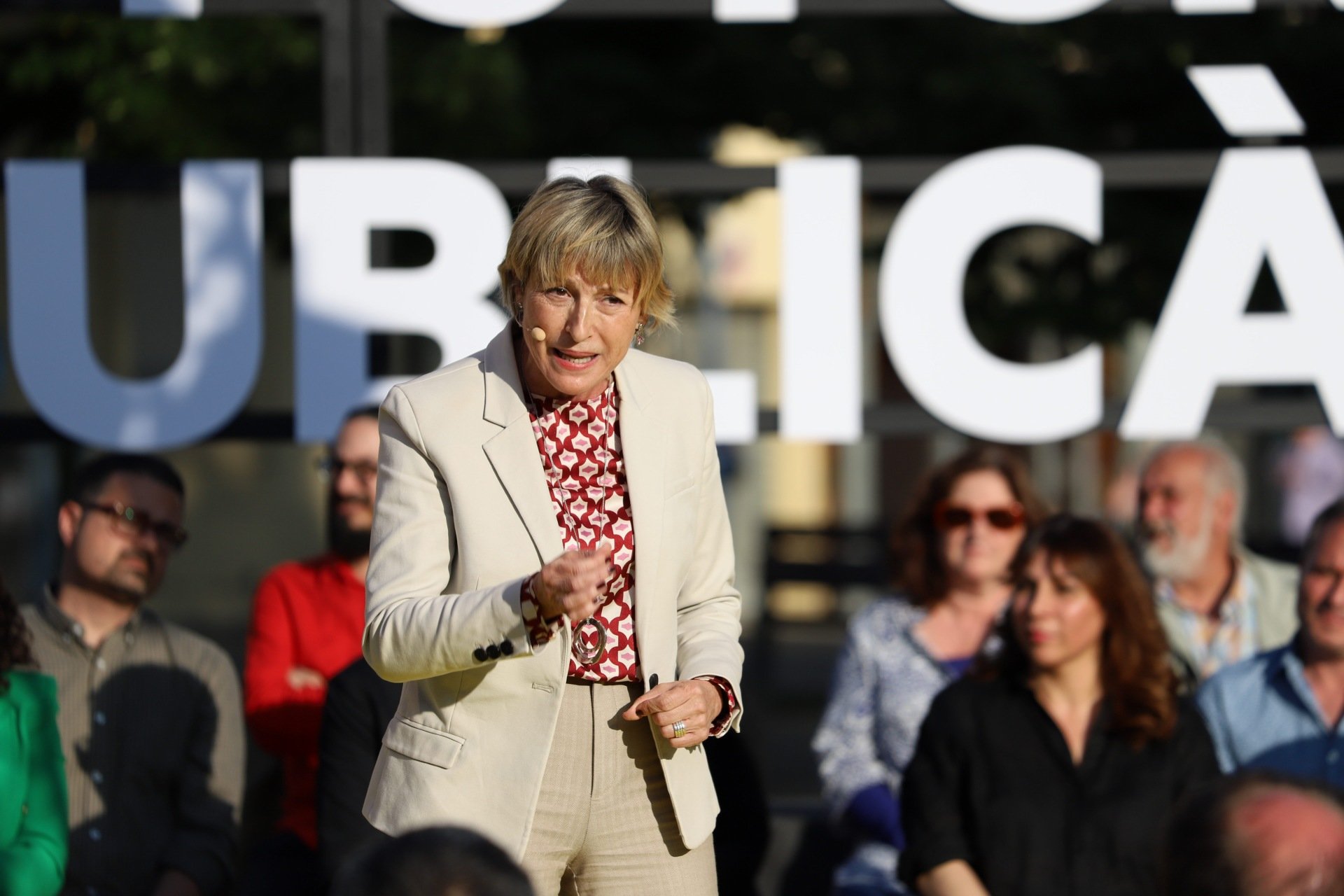 Carme Forcadell avala investir a Pedro Sánchez, pero reivindica la DUI