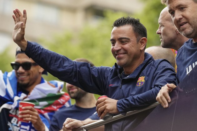 Xavi Hernández celebrando el título de liga / Foto: EFE - Enric Fontcuberta