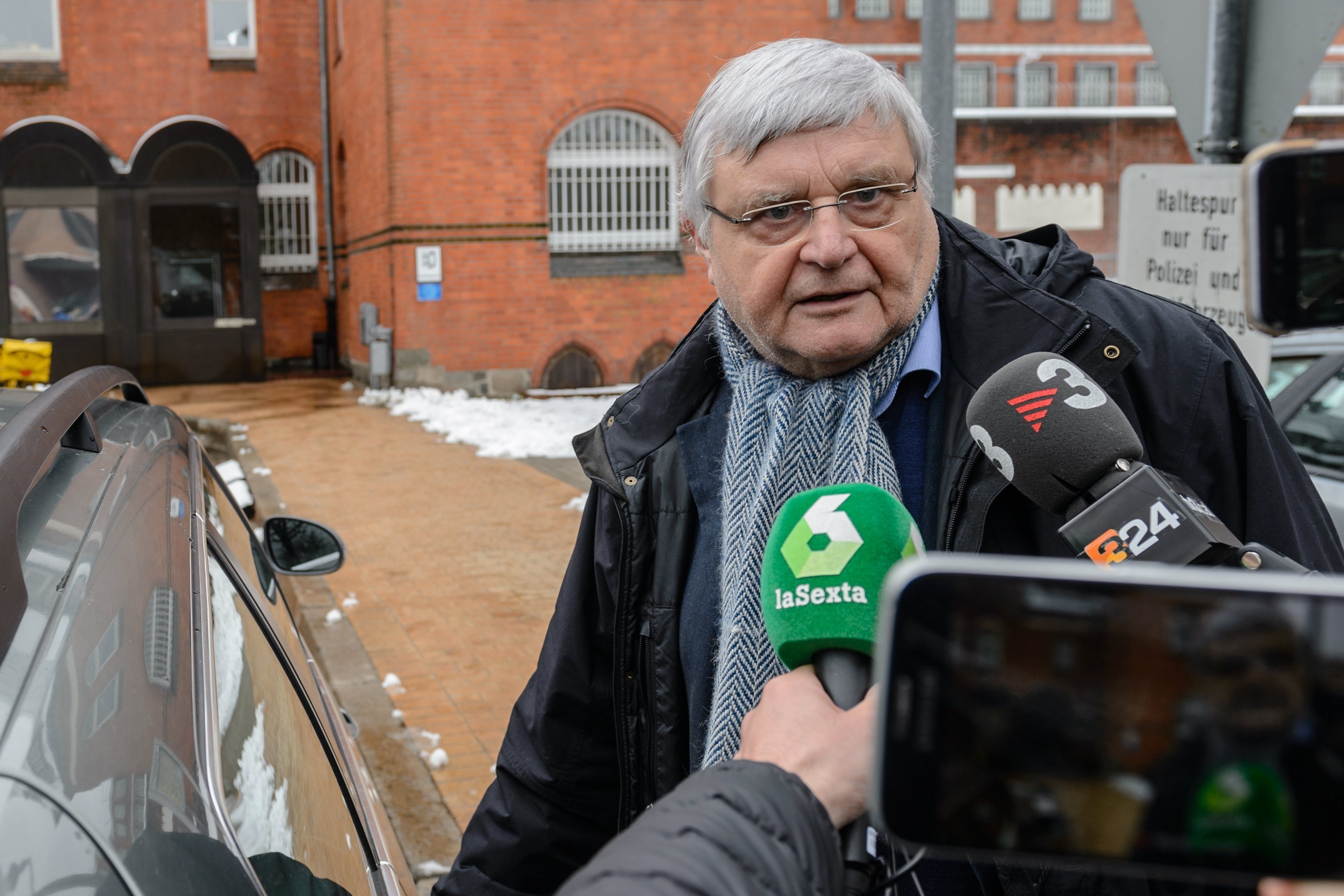 El abogado alemán de Puigdemont critica el "silencio atronador" de Merkel