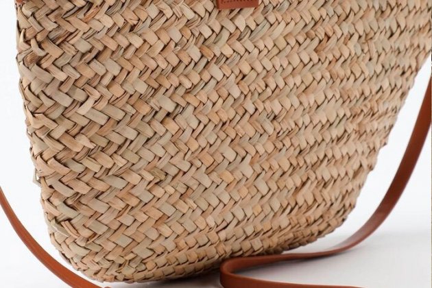 Capazo con detalles efecto piel Capazo con detalles efecto piel