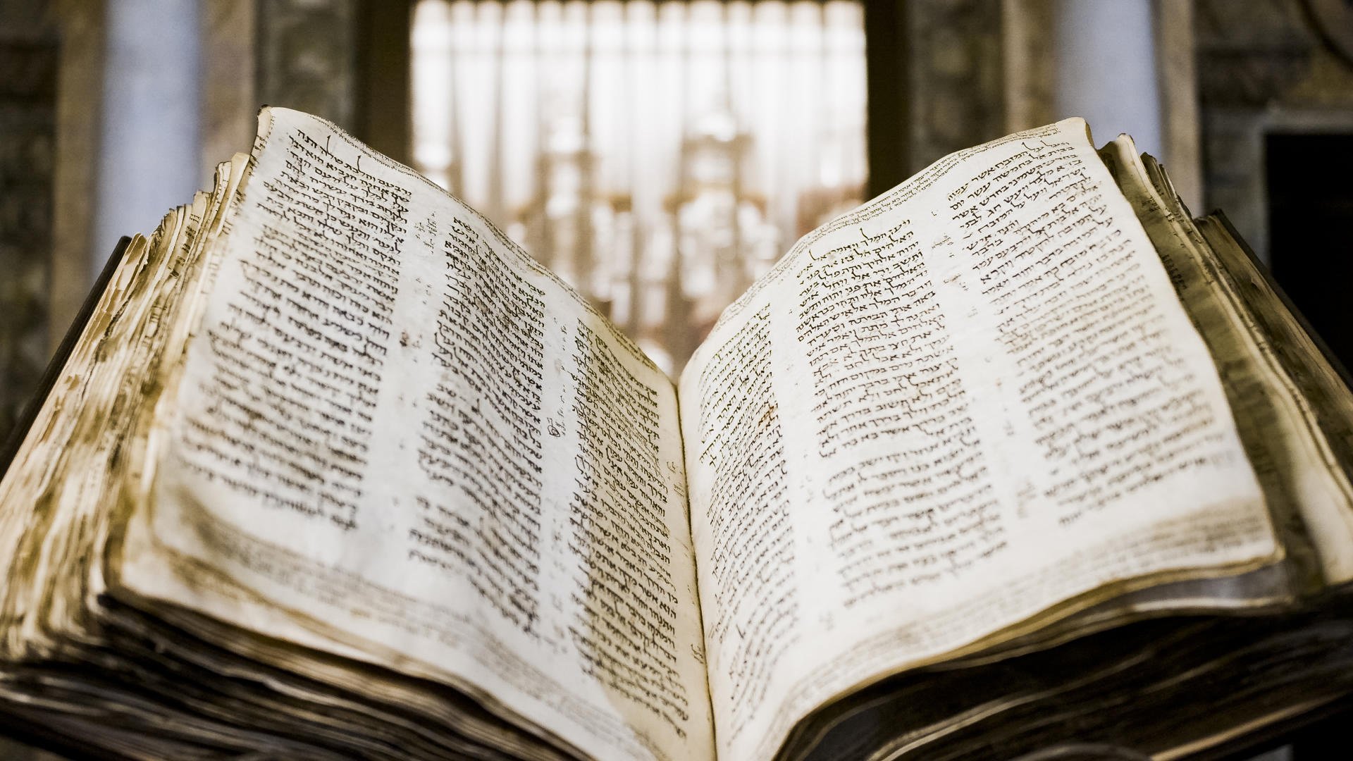 La Bíblia hebrea més antiga i quasi completa, venuda a Nova York per 35 milions