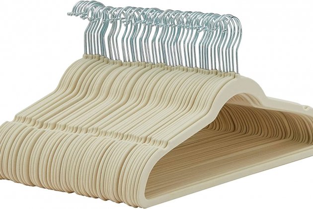 Perchas de terciopelo de Amazon Basics Perchas de terciopelo de Amazon Basics