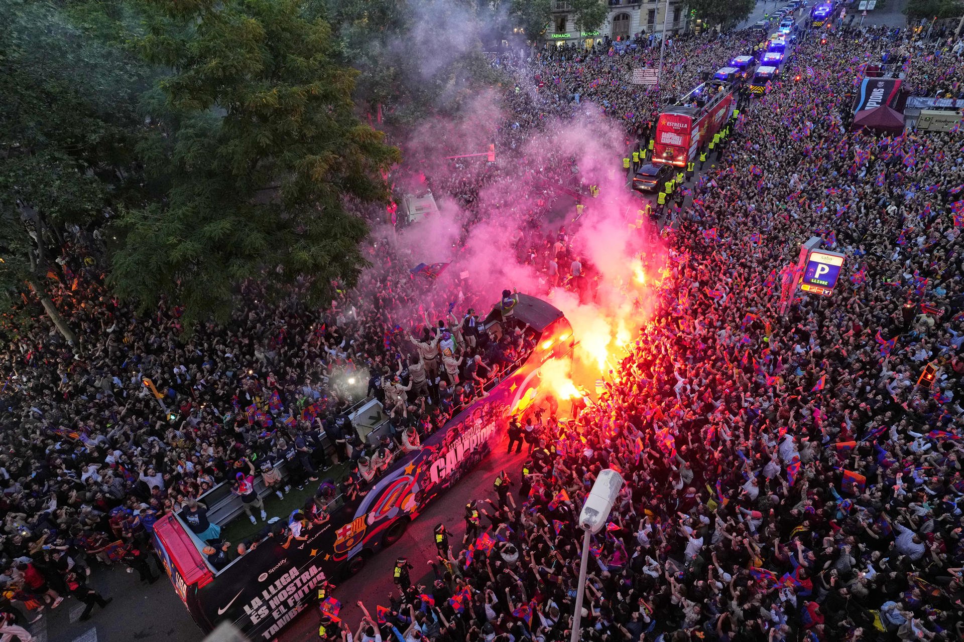 La celebración del FC Barcelona del campeonato de Liga 2023 y más: La vuelta al mundo en 15 fotos