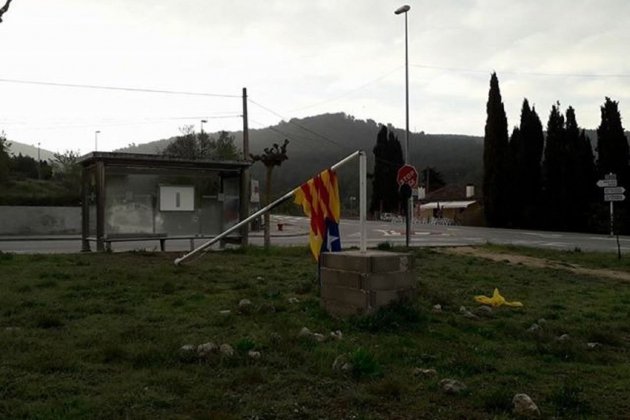 estelada trencada Olesa bonesvalls