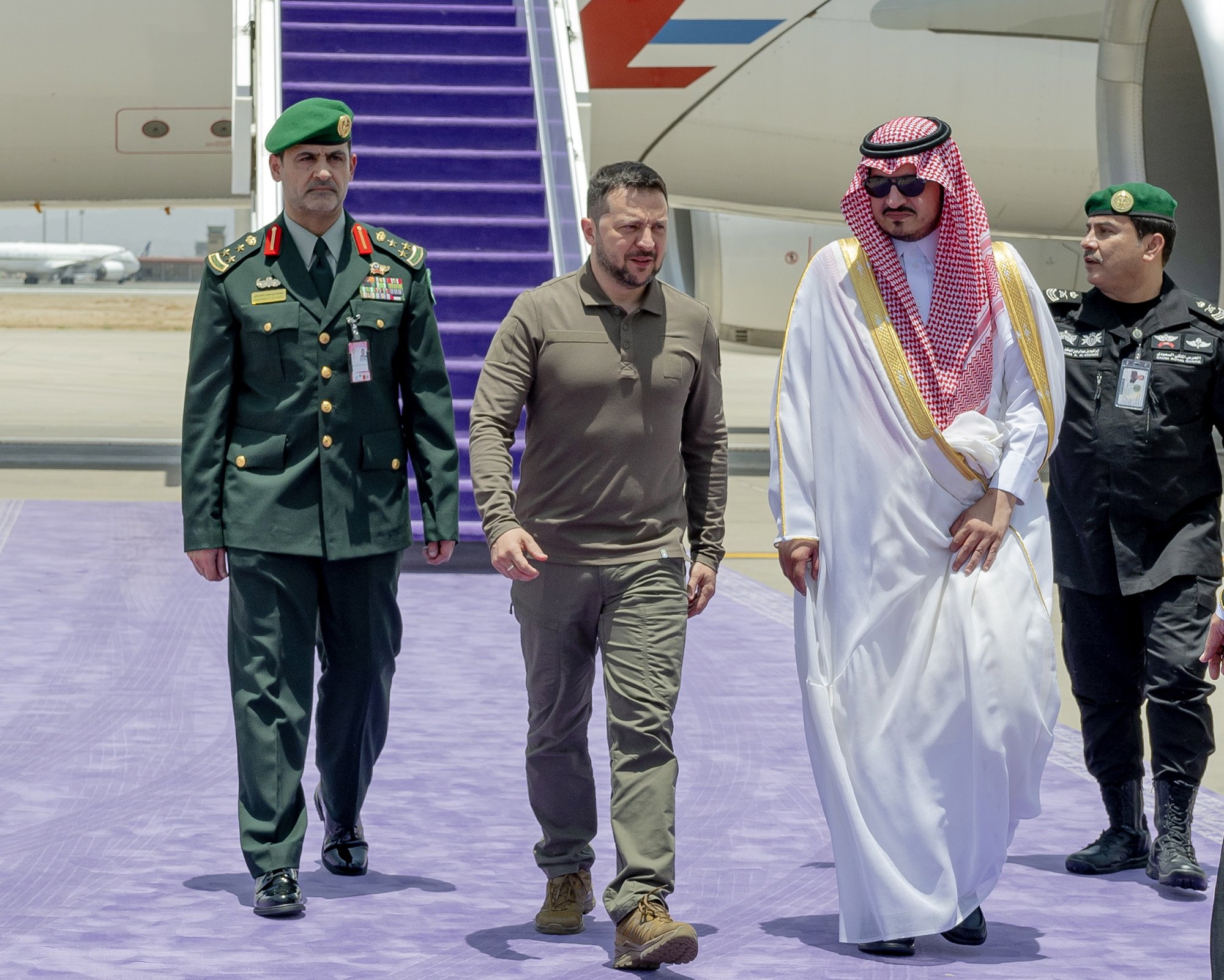 Zelenski viatja a l'Aràbia Saudita amb l'objectiu de "millorar vincles amb el món àrab"