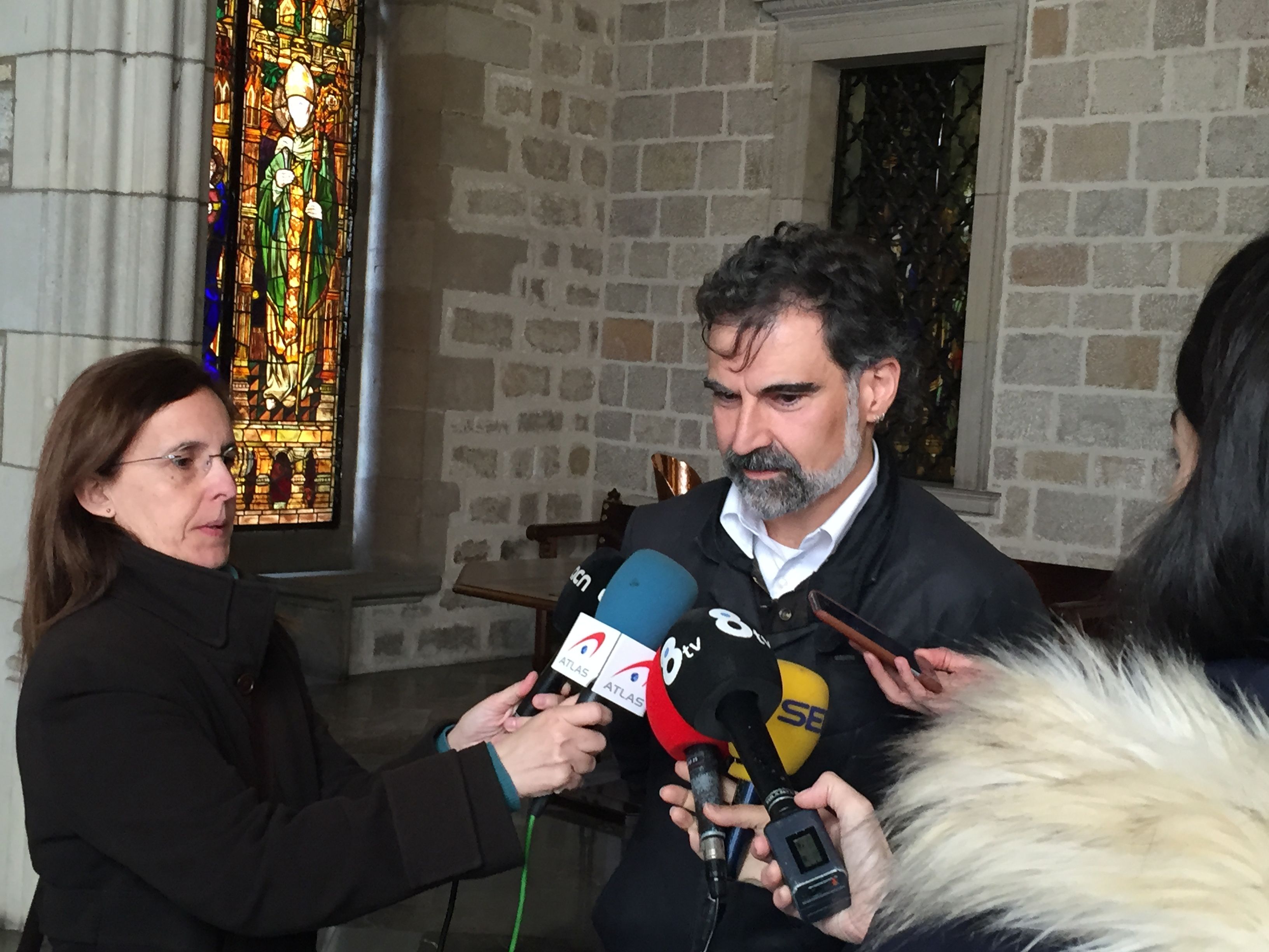 Colau "no es quedarà al marge" del procés constituent