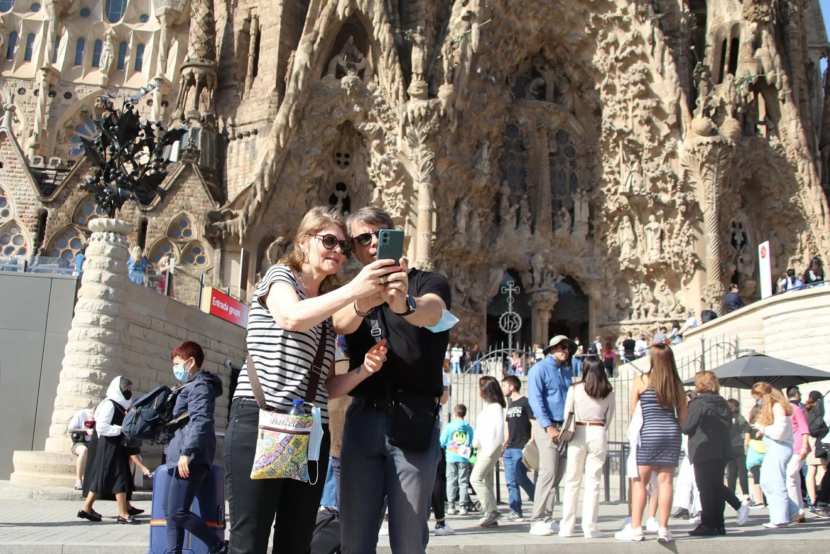 El perfil del turista en Barcelona: ¿cómo es, dónde duerme, cuánto gasta y qué hace en la ciudad?