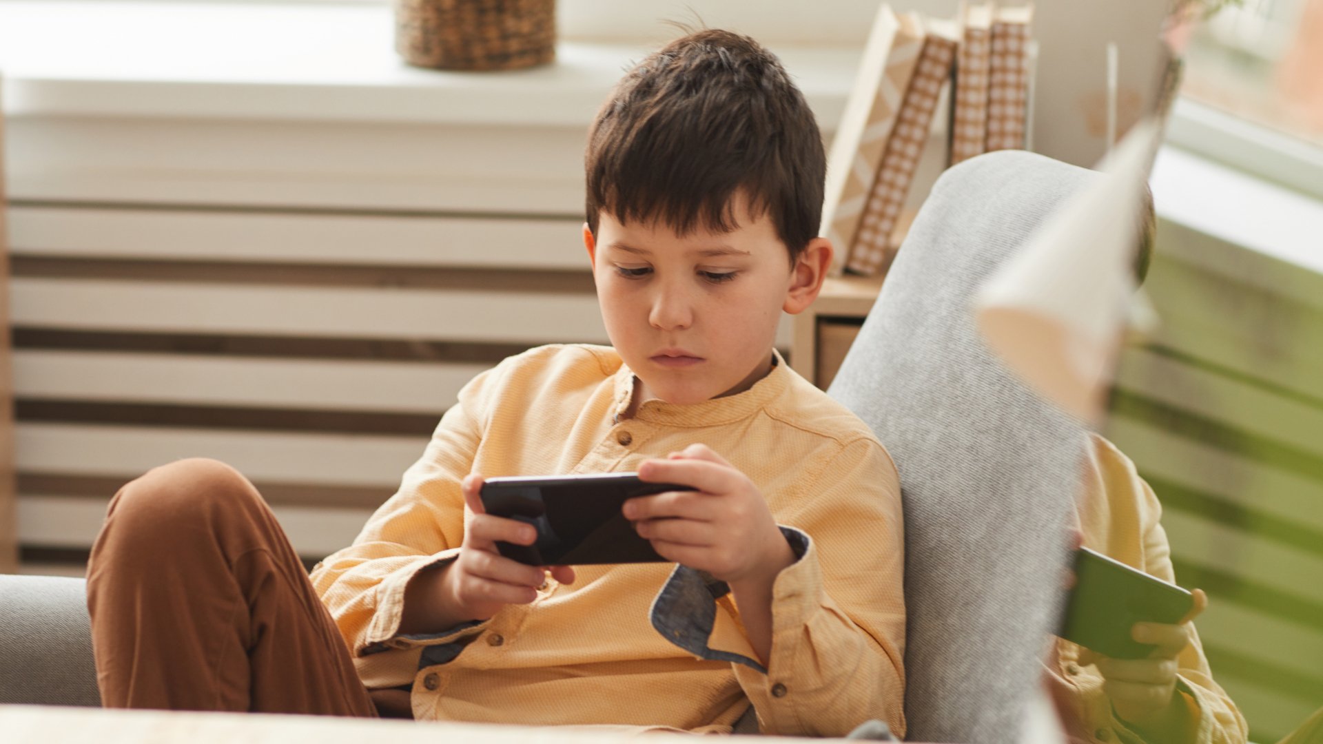 Com evitar que els teus fills es tornin addictes al mòbil