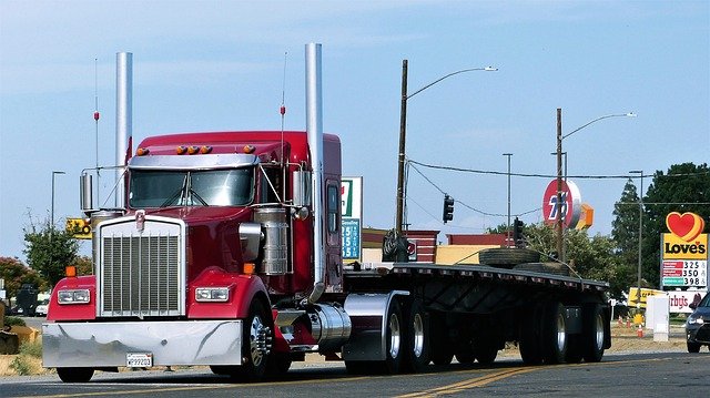 ¿Por qué tienen morro los camiones estadounidenses?