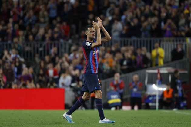 Sergio Busquets ovacionado Barça / Foto: EFE