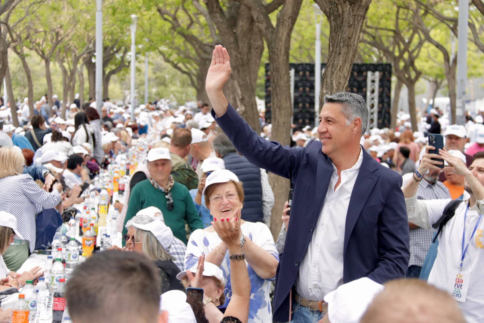 La butifarrada del PP en Badalona bate un nuevo récord: Albiol reúne a 4.300 personas