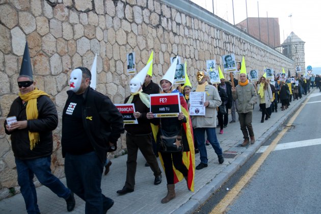 Procesión alrededor la prisión de Tarragona para|por los presos políticos - ACN