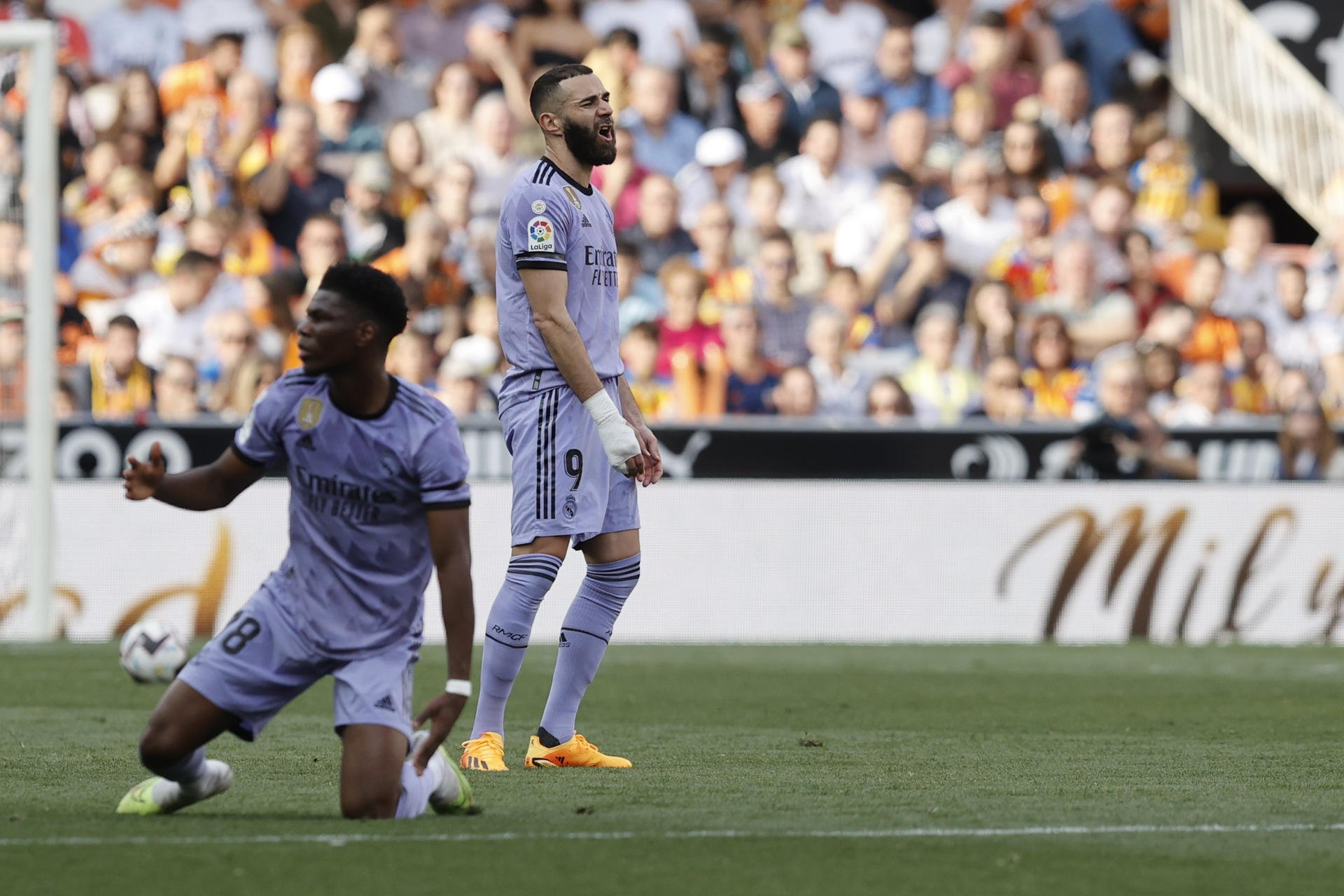 El Valencia desquicia a un Real Madrid (1-0) que se complica el subcampeonato de la Liga