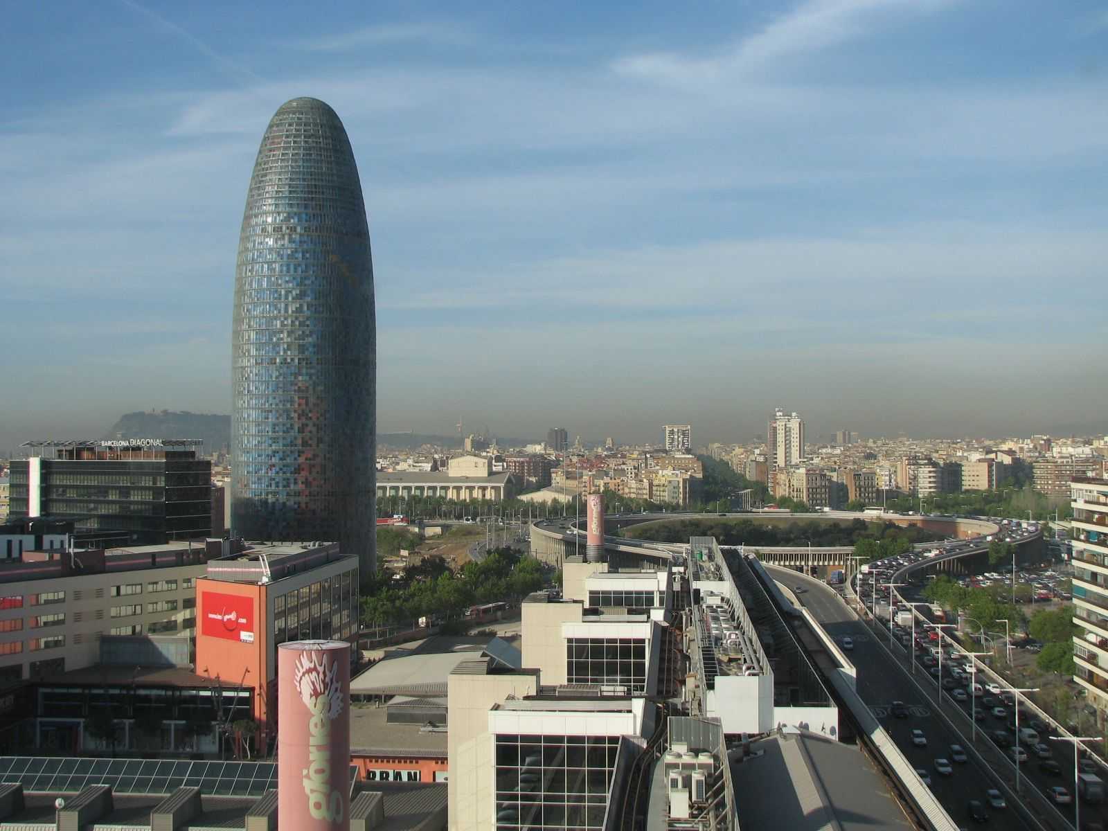 El multimillonario Warren Buffet quiere comprar la torre Agbar por 150 millones