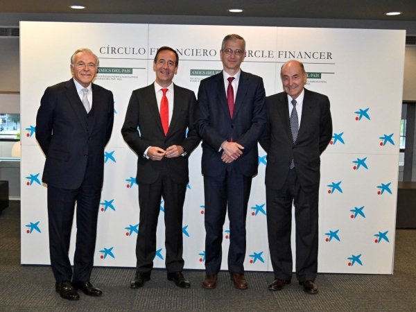 El presidente del Cercle Financer, Isidre Fainé; el consejero delegado de CaixaBank, Gonzalo Gortázar; el gobernador del Banco de España, Pablo Hernández de Cos, y el presidente de Sebap, Miquel Roca.