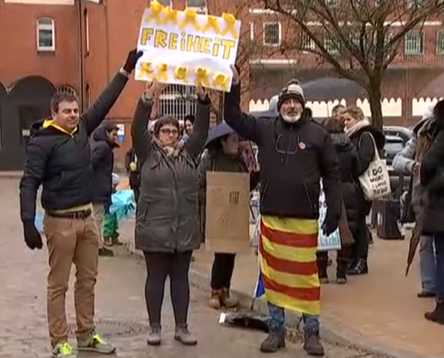 Demonstration in support of Puigdemont in front of Neumünster prison