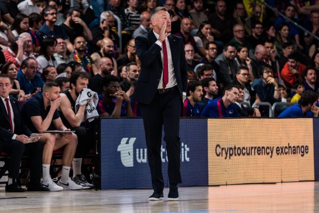 Jasikevicius dirigiendo un partido del Barça de básquet en el Palau Blaugrana / Foto: Europa Press