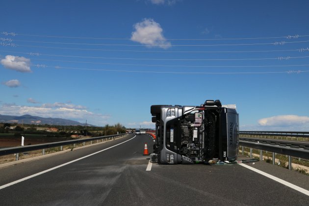 camió bolcat carretera ACN