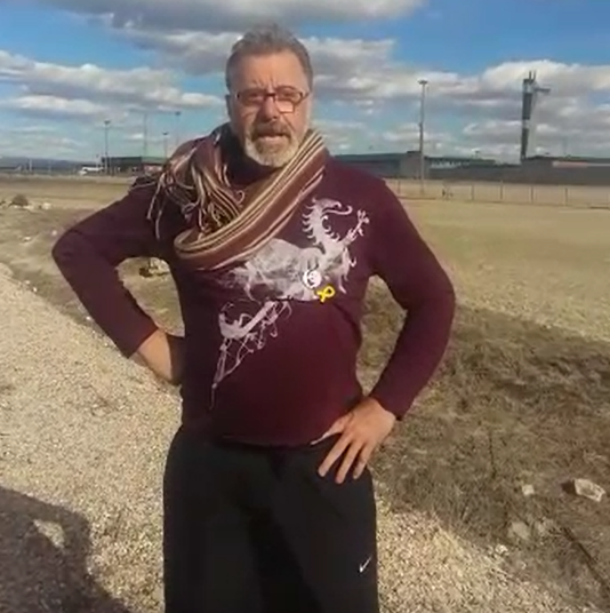 Dos veïns de Junqueras el visiten a Estremera: “El que els estan fent és un crim”