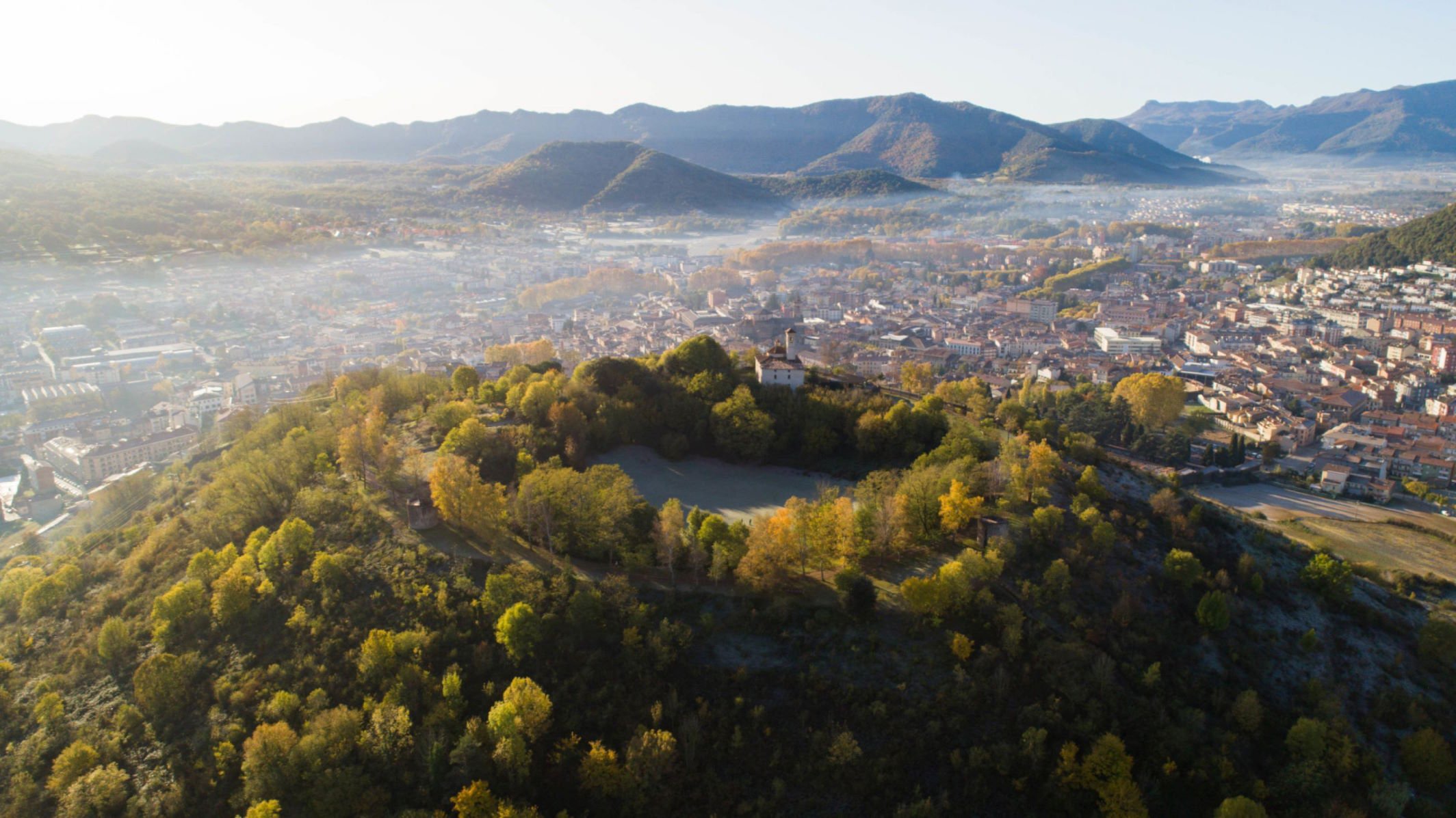 ¿Por qué se dice 'Qui no carda a Olot no carda enlloc'?