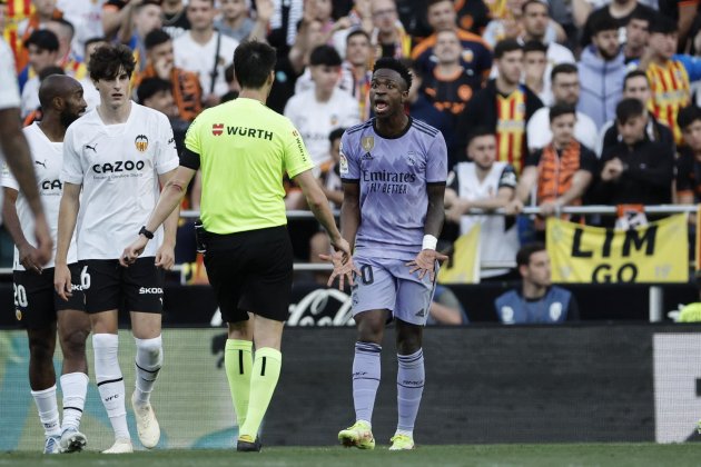 Vinícius Júnior queixa àrbitre Reial Madrid / Foto: EFE