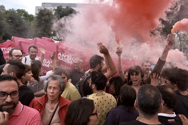 ada colau placa catalunya antiga massana foto carlos baglietto (2) ada colau placa catalunya antiga massana foto carlos baglietto (2)
