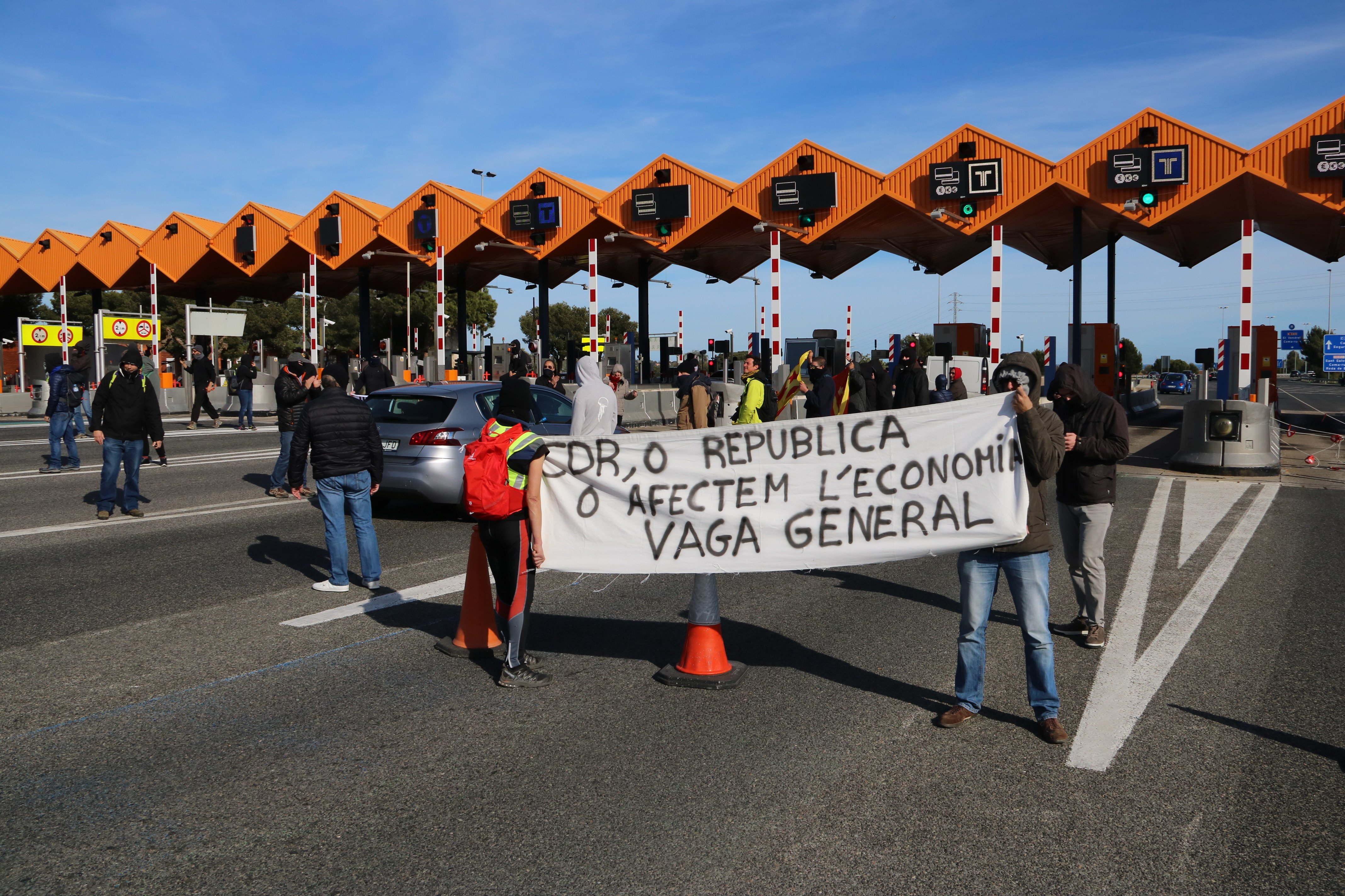 La fiscalia obre diligències contra els CDR per rebel·lió