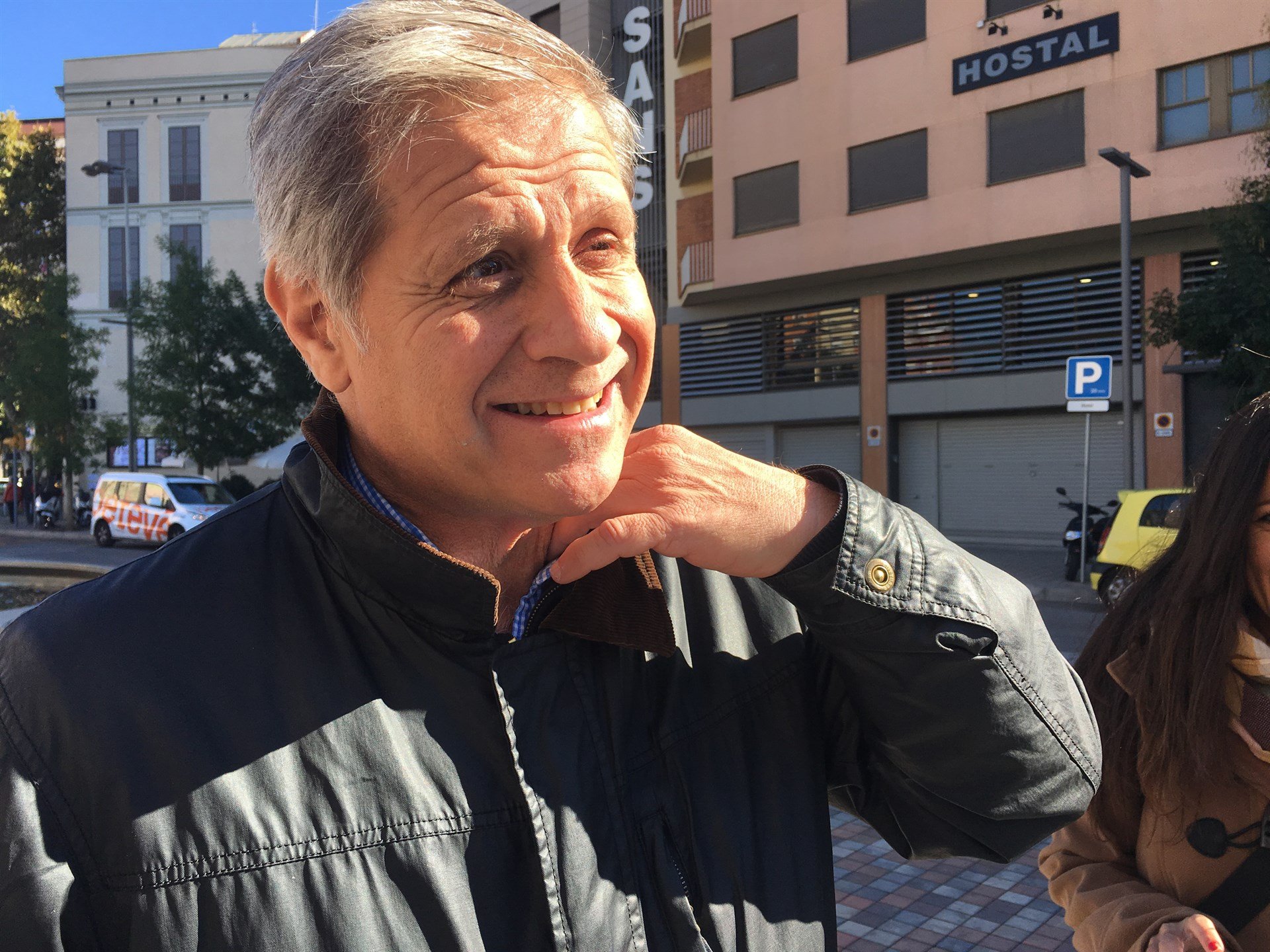 Alberto Fernández demana que es desallotgi l'"acampada atrotinada" de plaça Catalunya