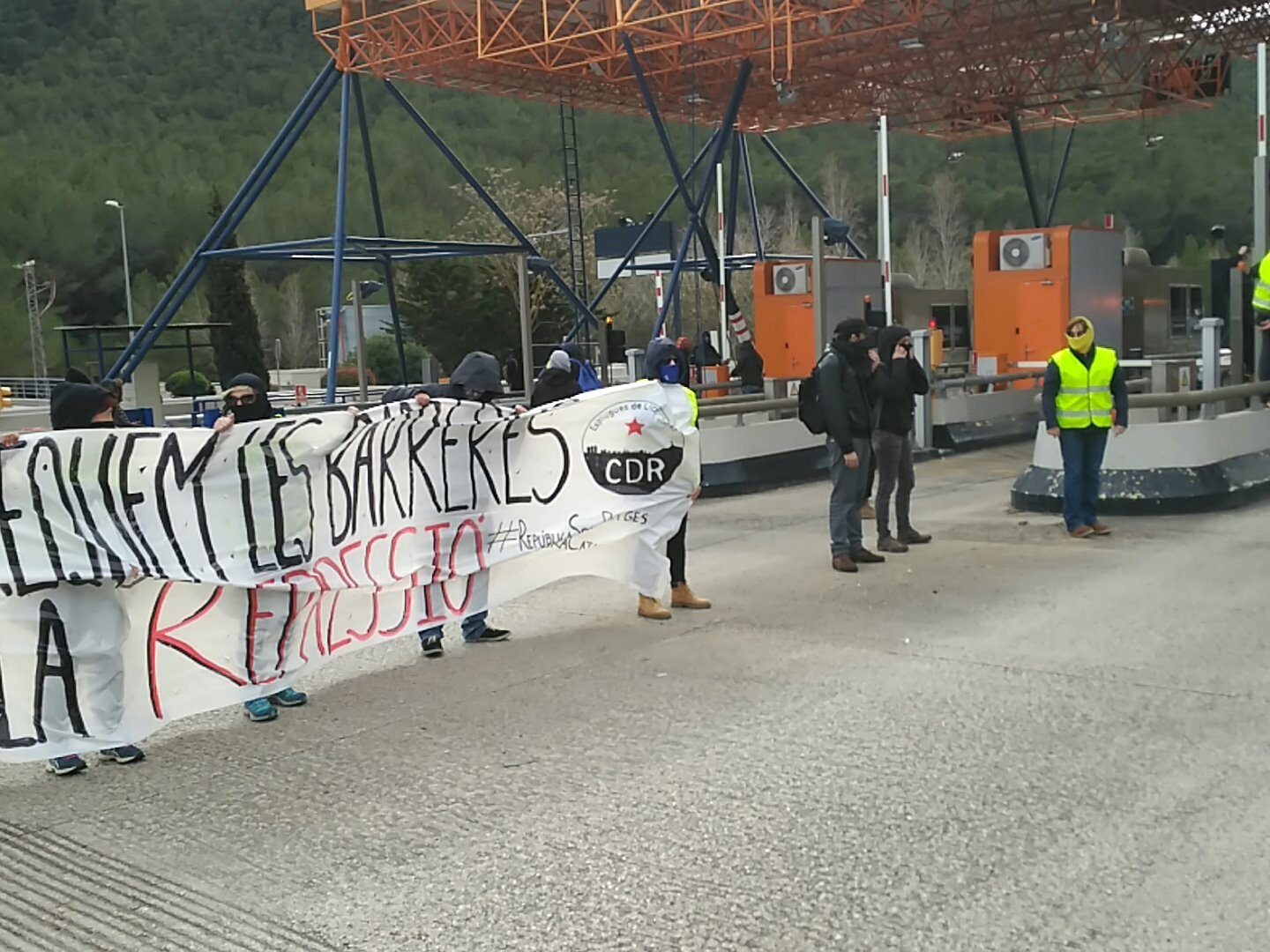 Los CDR levantan las barreras en la autopista del Garraf