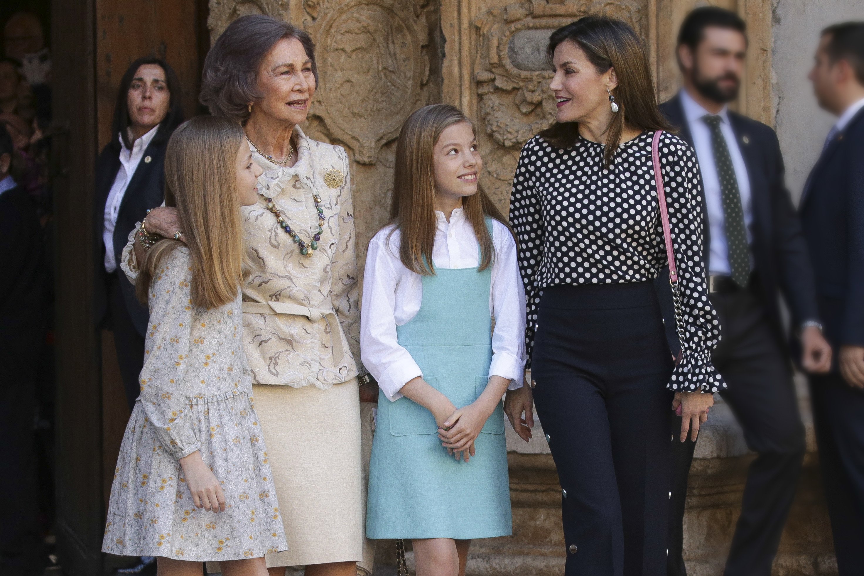 The video that shows Spain's queens can't stand each other