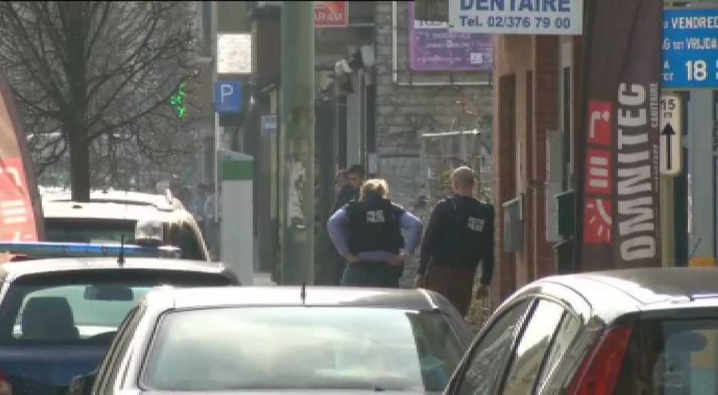 Tres policías heridos en Bruselas en una operación antiyihadista