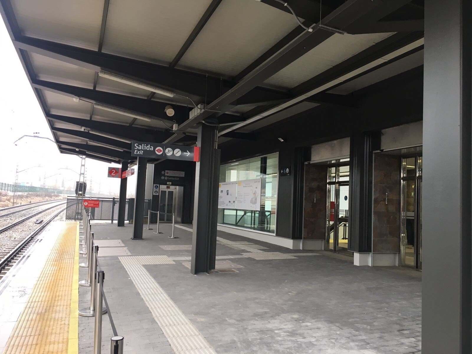 Activan el freno de emergencia porque una mujer olvida su bebé