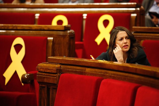 Inés Arrimadas lazos amarillos - Sergi Alcàzar